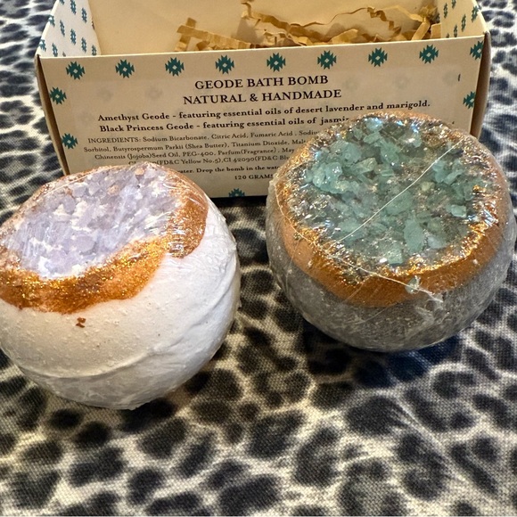 Kevia Style Crystal Geode Amethyst Bath Bomb Set - Blue Gold Purple (2) NIB - Picture 8 of 9